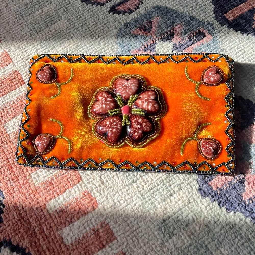 100% silk velvet pouch
